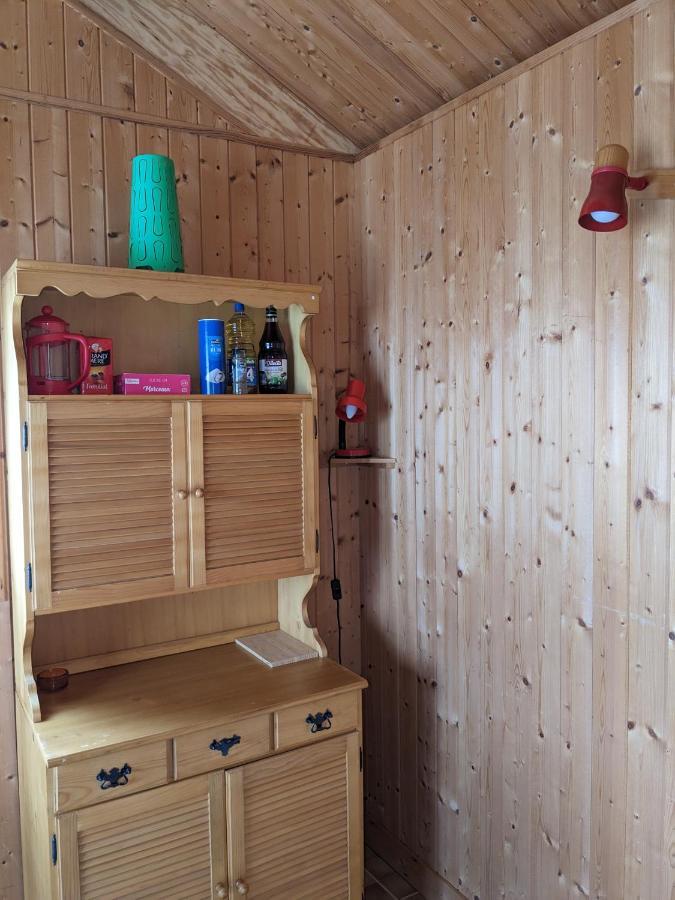 Au Petit Chalet D'Illiers Combray - Salle D'Eau Uniquement المظهر الخارجي الصورة