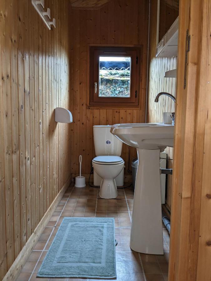 Au Petit Chalet D'Illiers Combray - Salle D'Eau Uniquement المظهر الخارجي الصورة